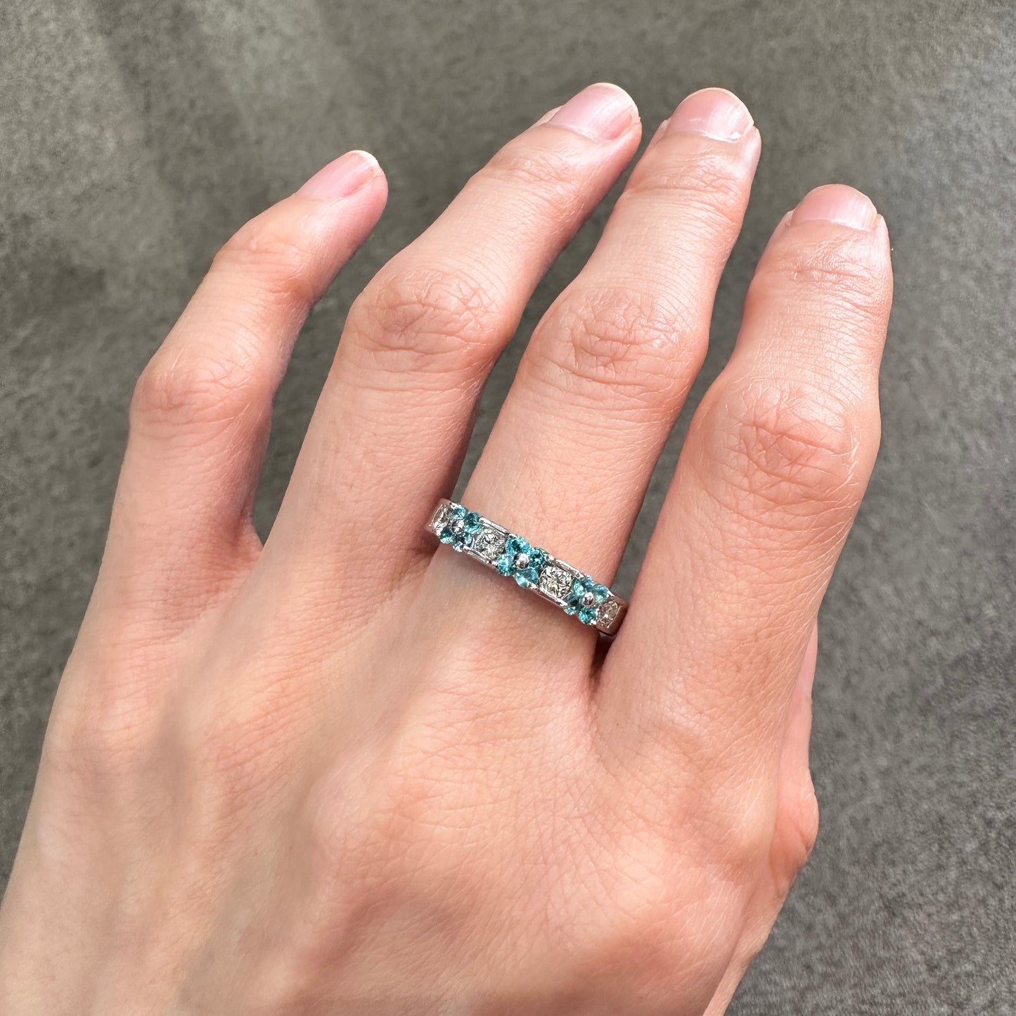 【美品】PT900 パライバトルマリン0.34ct フラワー リング