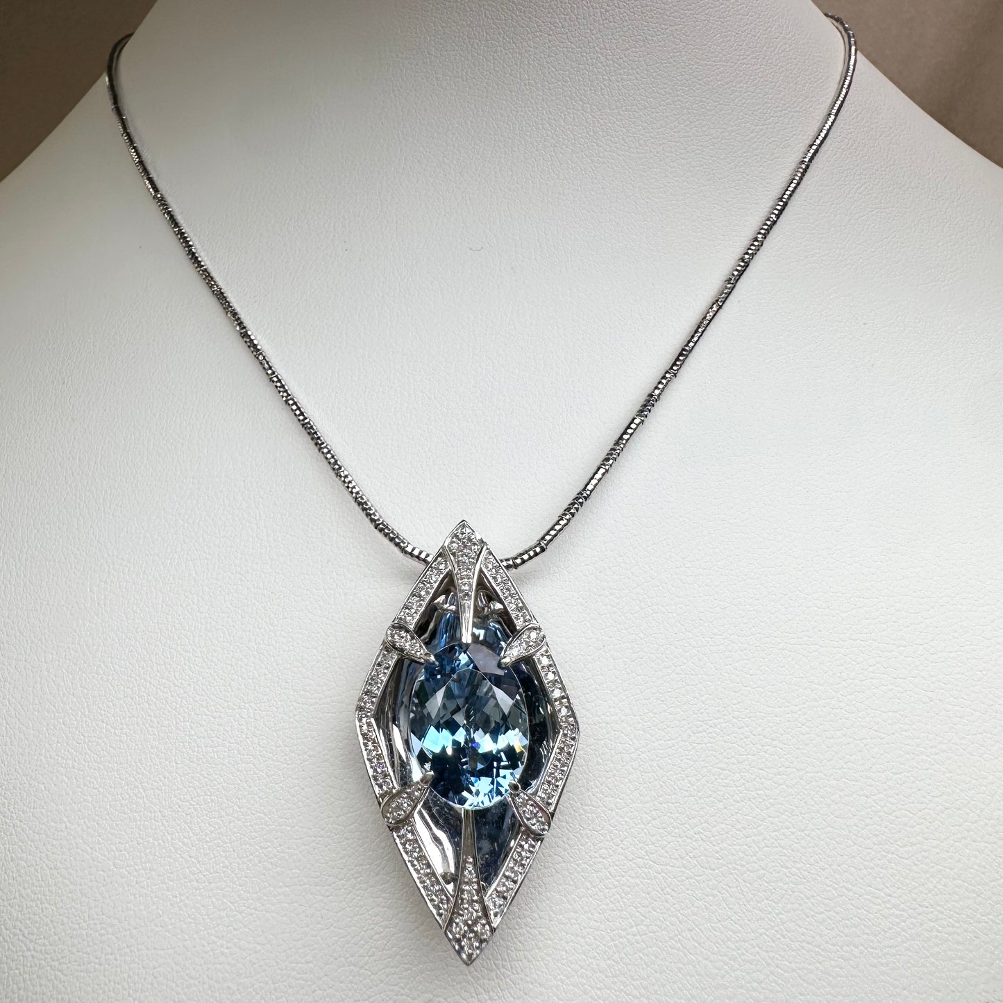 【美品】PT900 アクアマリン 5.43ct ネックレス
