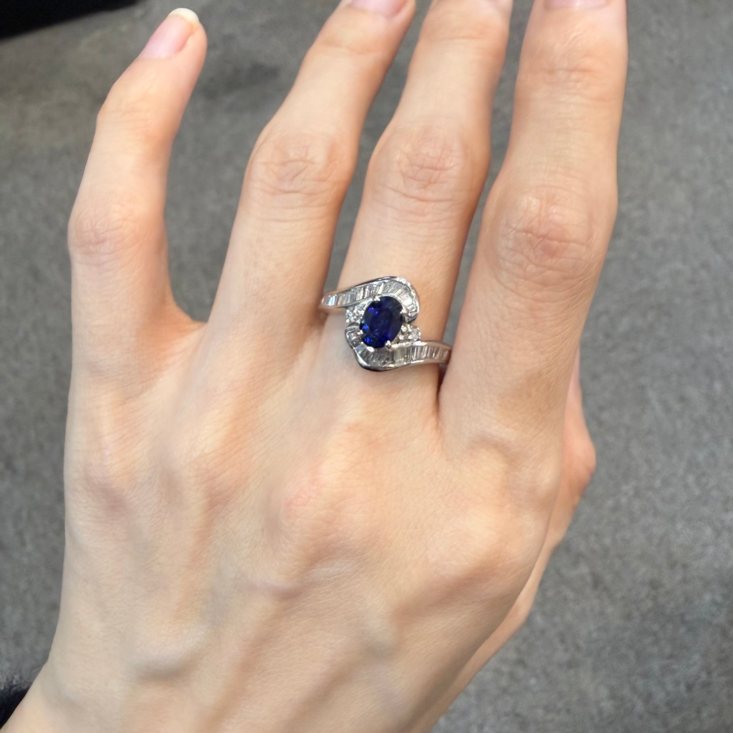 【美品】Pt900 サファイア 1.23ct ダイヤ リング