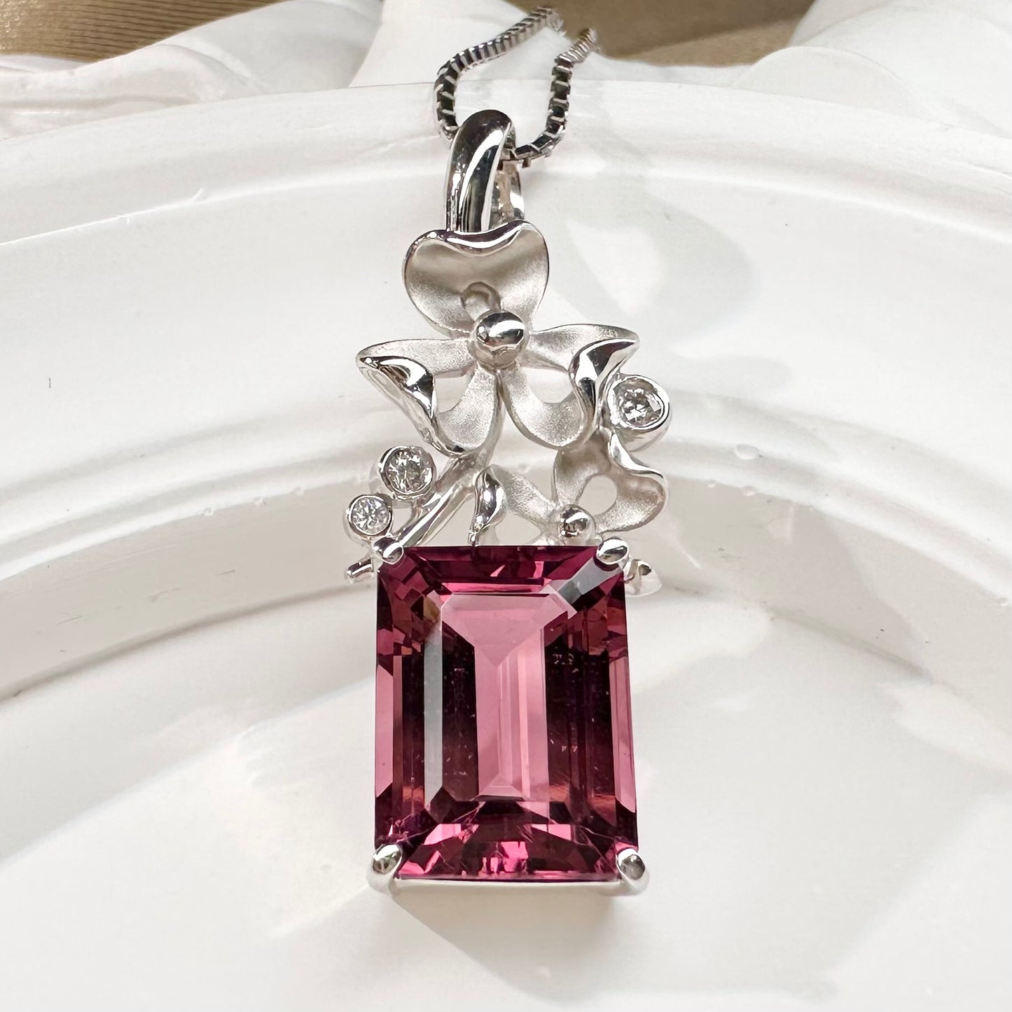 【K18】ルベライト 5.86ct 大粒 ネックレス