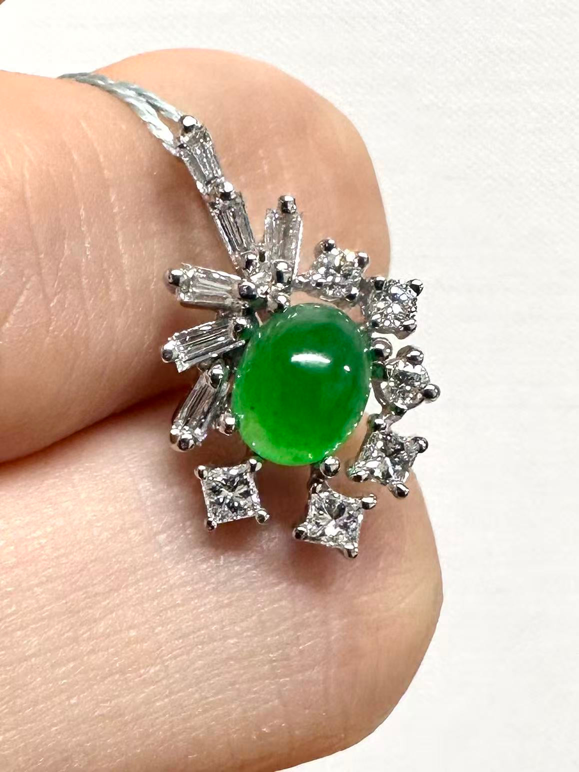 【美品】Pt900 翡翠 6×5mm ダイヤモンド ペンダント