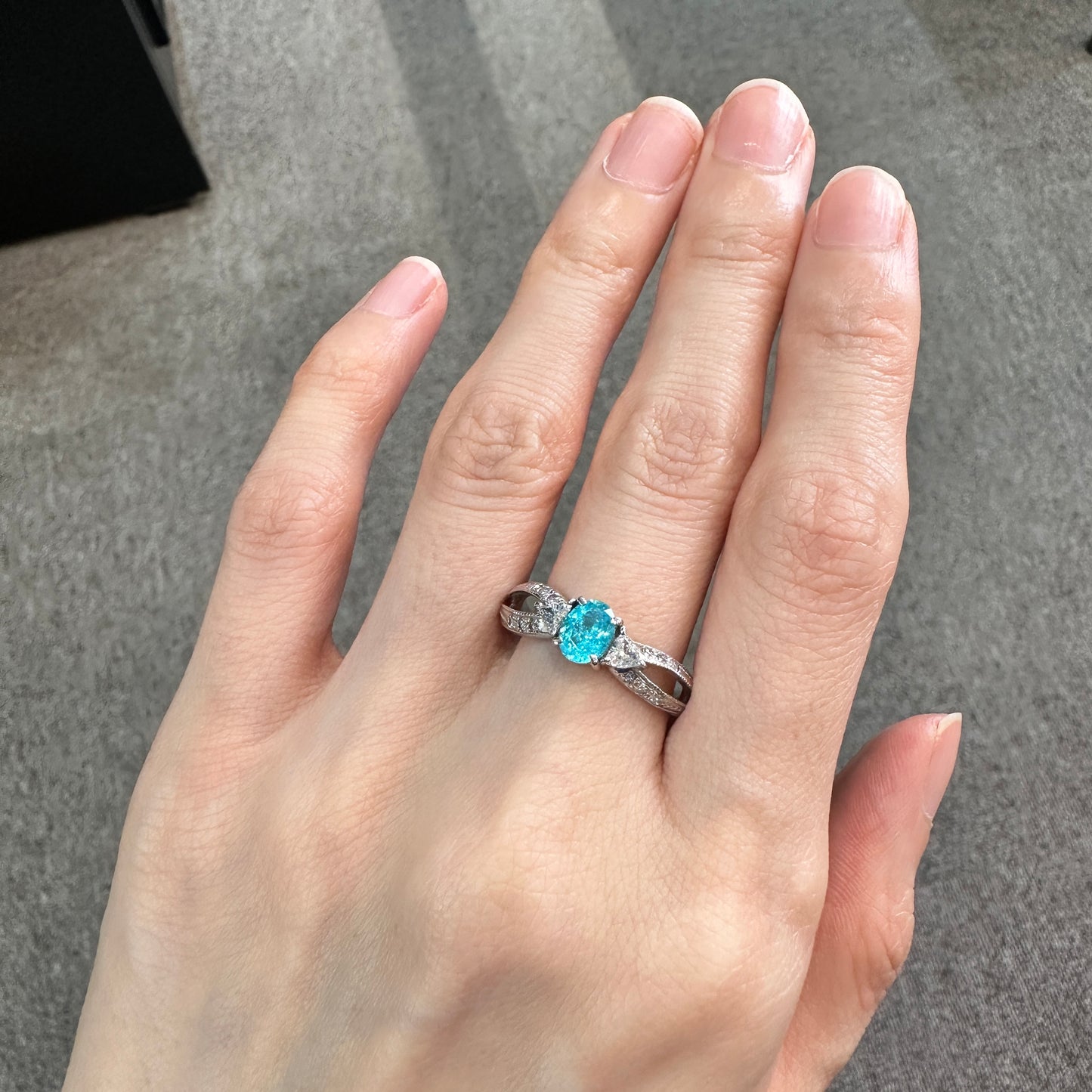 【美品】PT900 パライバトルマリン 0.59ct リング