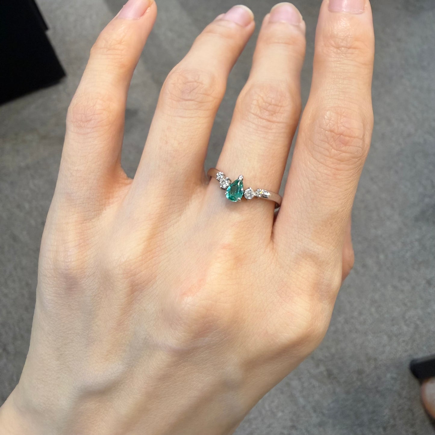 【美品】PT900 パライバトルマリン 0.30ct ダイヤモンド リング