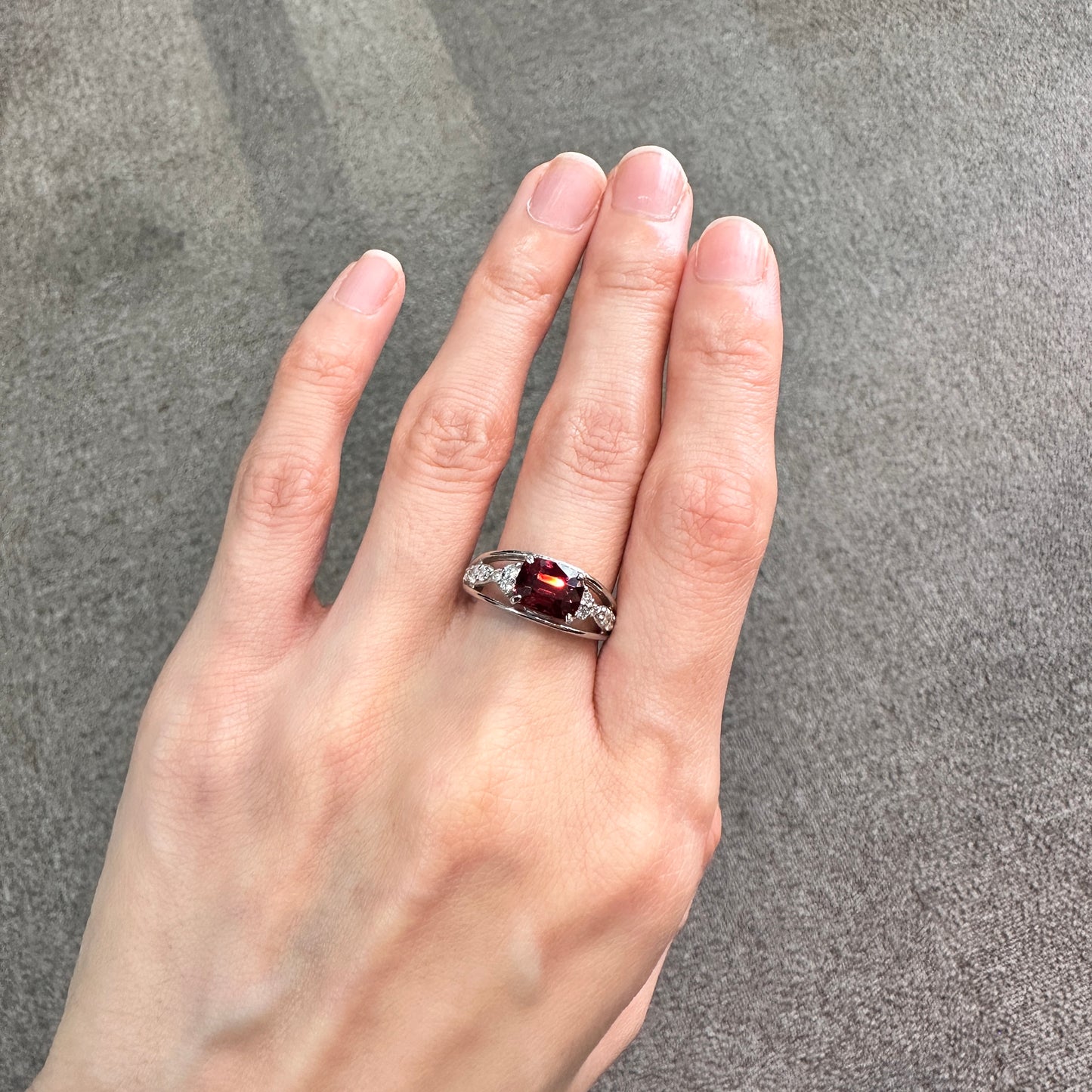 【美品】PT900 スピネル1.77ct リング