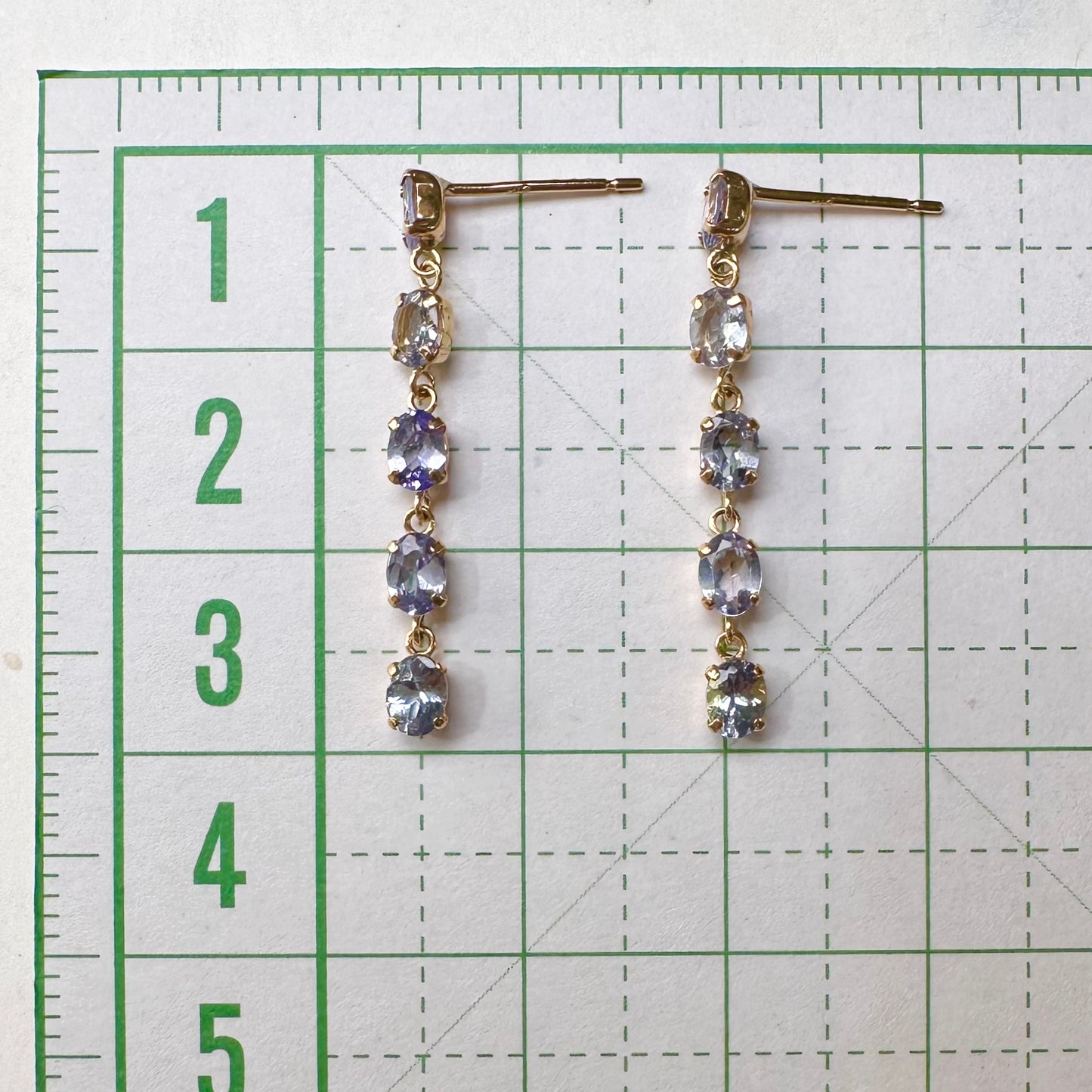 【K18】ゾイサイト0.80ct*2 揺れるロングピアス