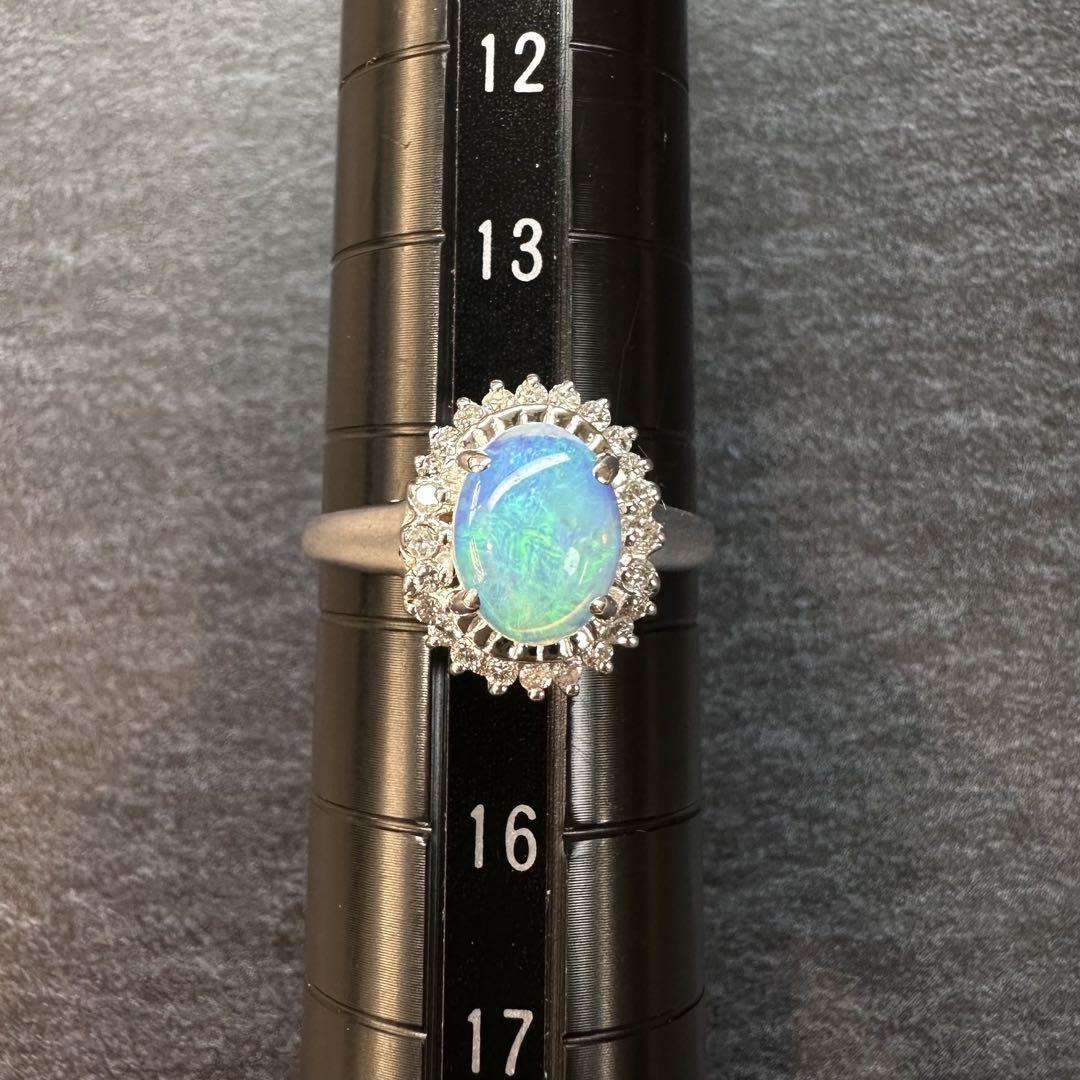 【K18WG】オーストラリア産オパール 0.60ct ダイヤモンド取巻きリング