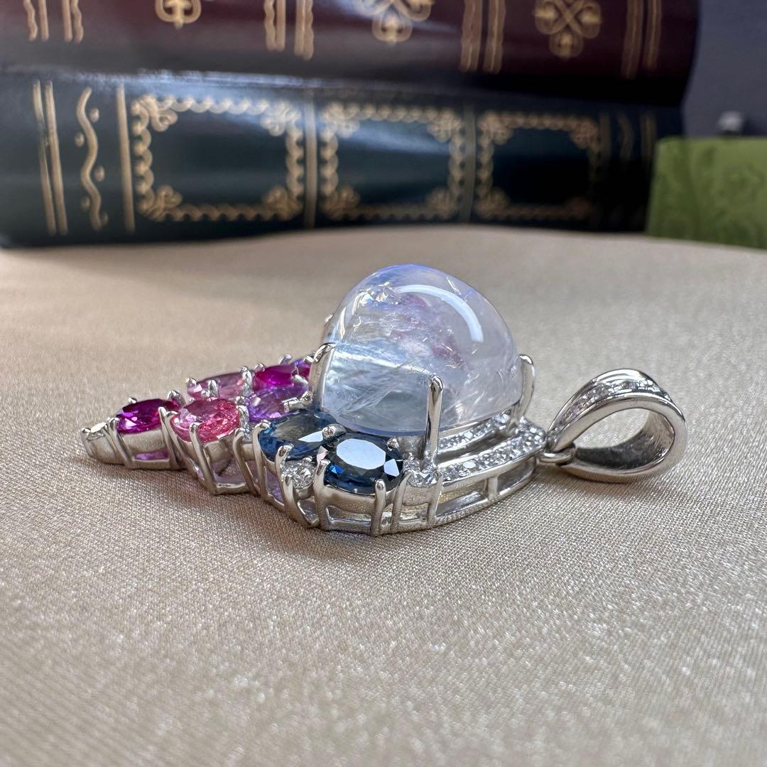 K18WG ブルームーンストーン10.85ct サファイア ペンダント
