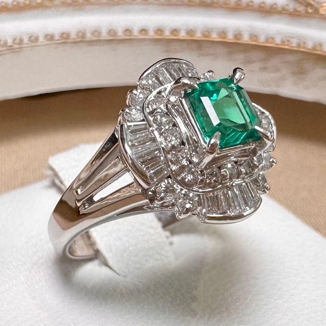 PT900 エメラルド バゲットダイヤ リング 0.53ct