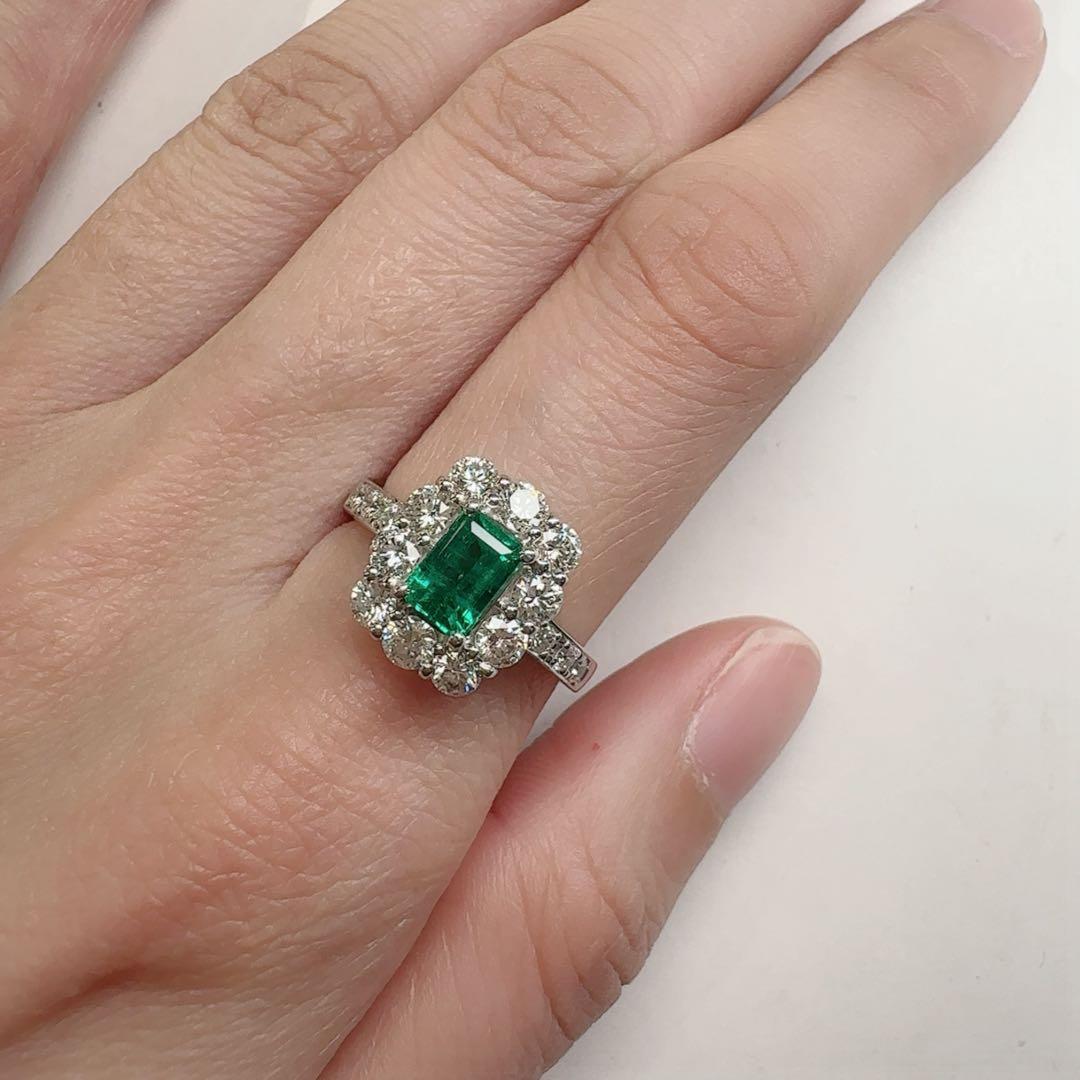 【美品】PT900 エメラルド 0.79ct リング