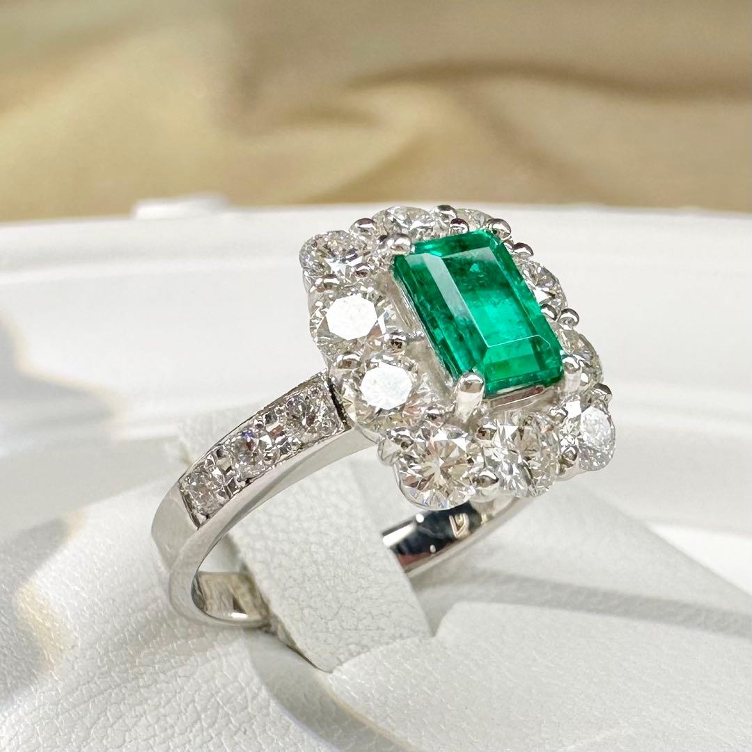 【美品】PT900 エメラルド 0.79ct リング