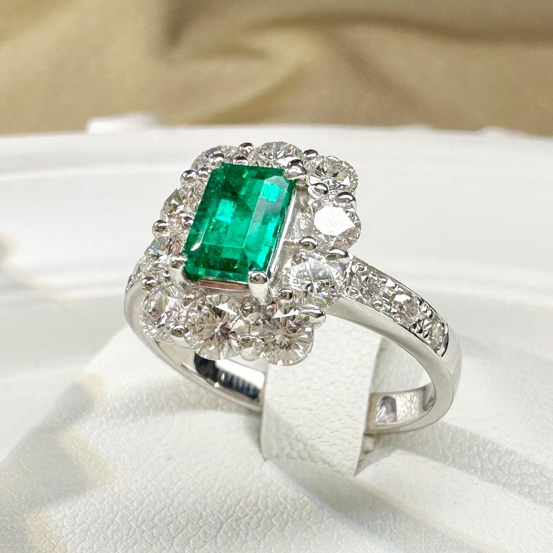 【美品】PT900 エメラルド 0.79ct リング