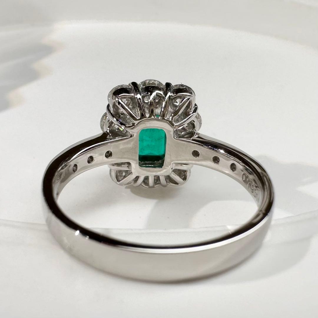【美品】PT900 エメラルド 0.79ct リング