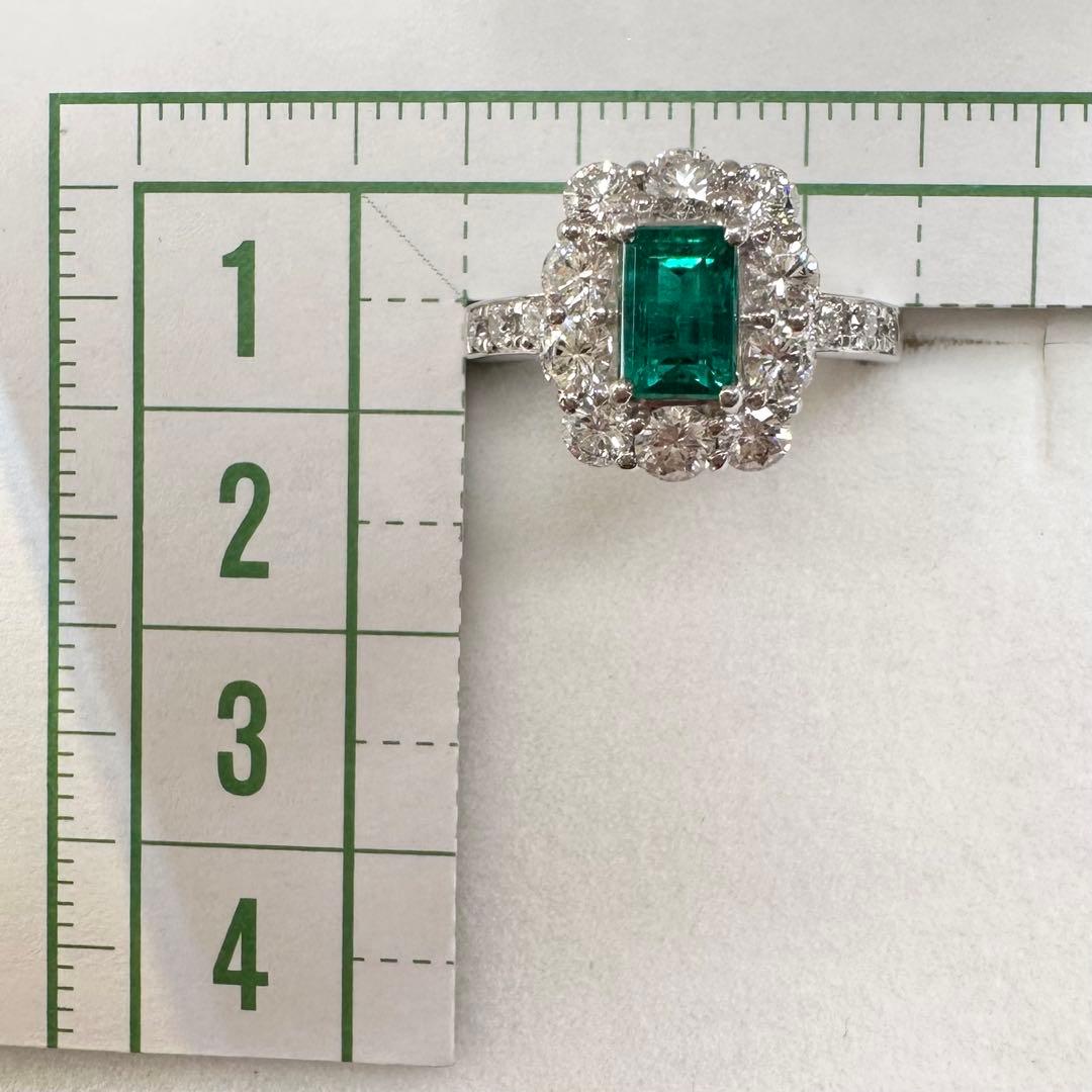 【美品】PT900 エメラルド 0.79ct リング