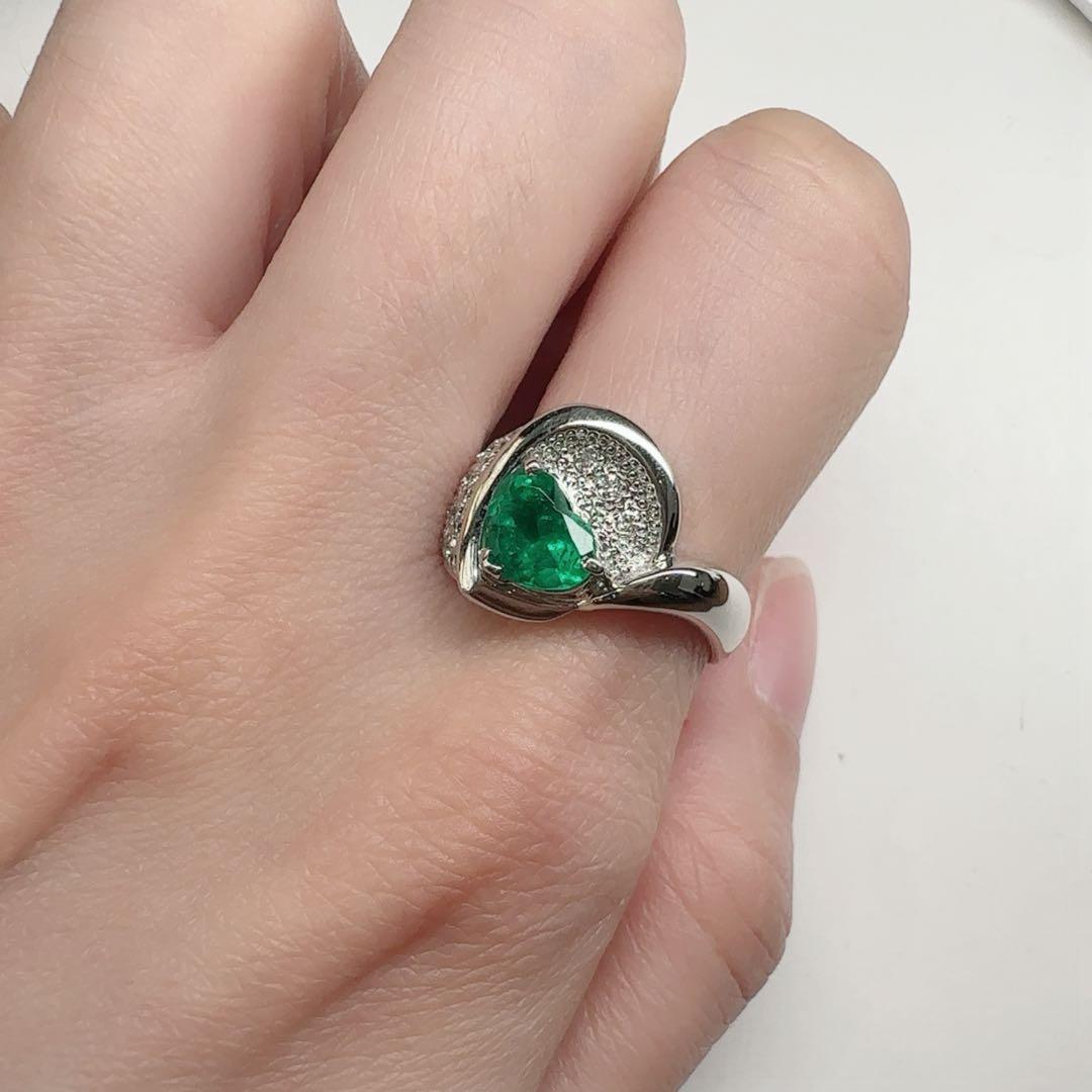 【美品】PT900 エメラルド0.94ct リング