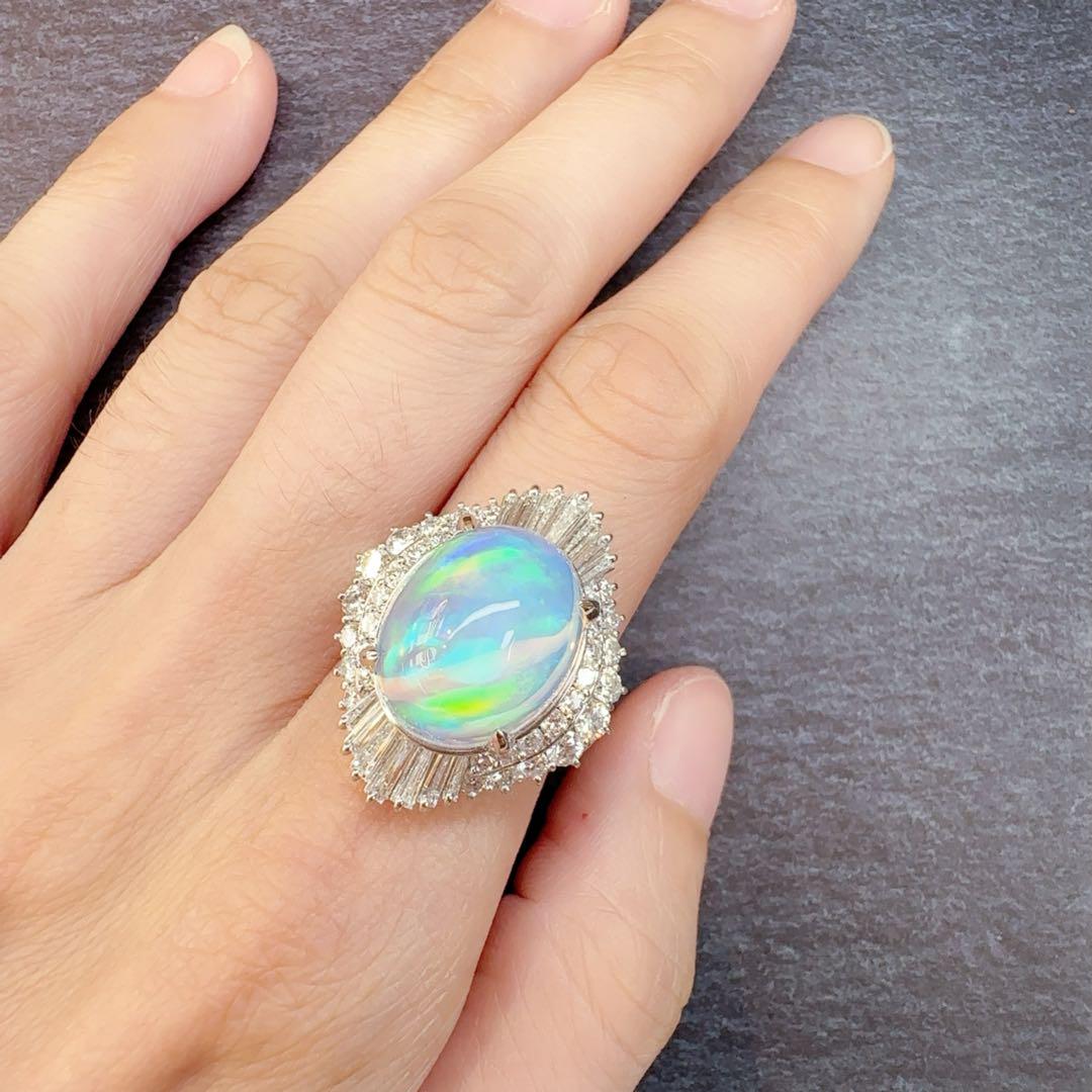 【美品】PT900 ウォーターオパール 7.79ct リング ダイヤ取巻き