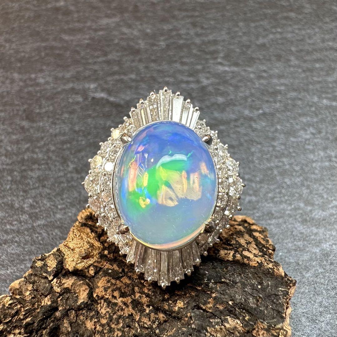 【美品】PT900 ウォーターオパール 7.79ct リング ダイヤ取巻き