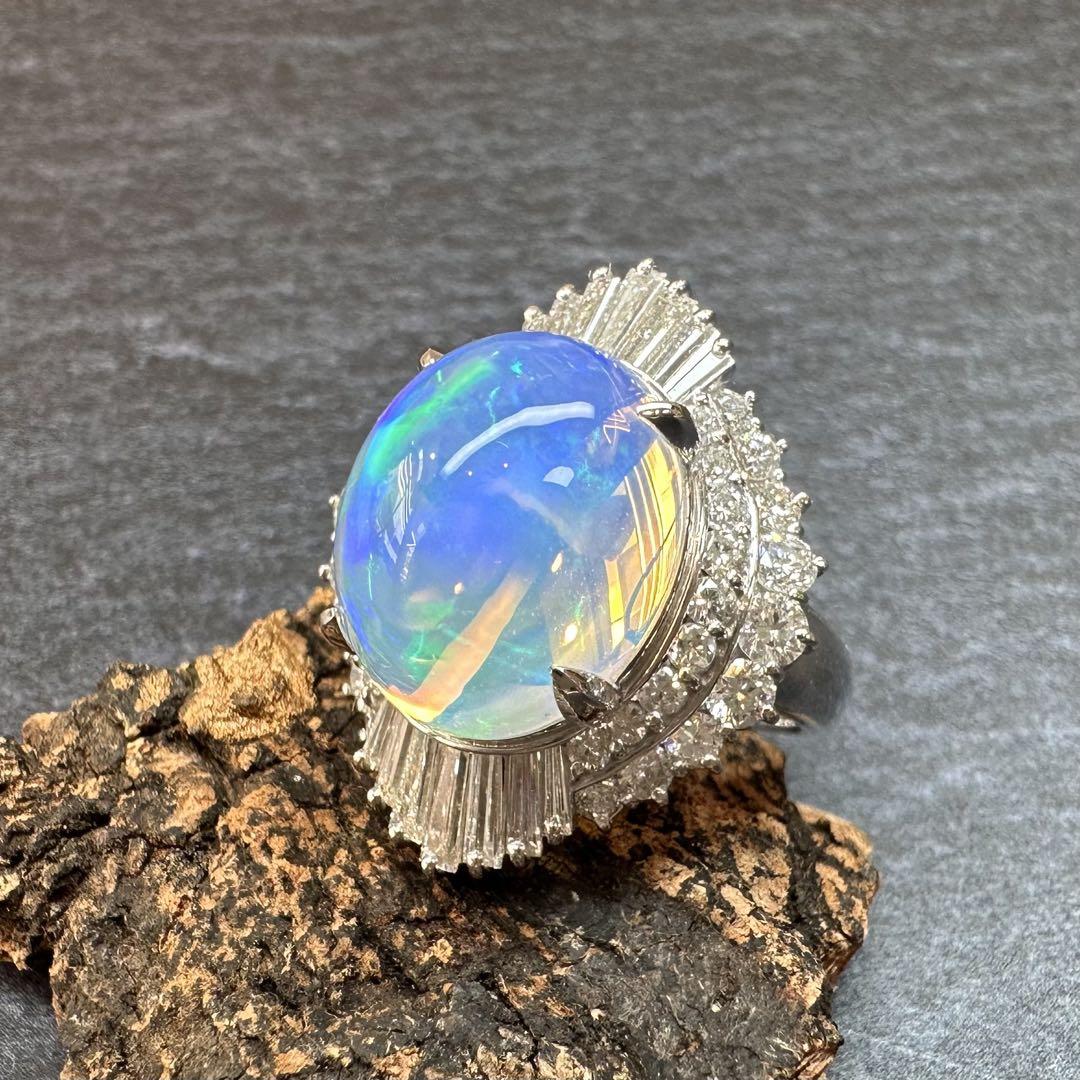 【美品】PT900 ウォーターオパール 7.79ct リング ダイヤ取巻き
