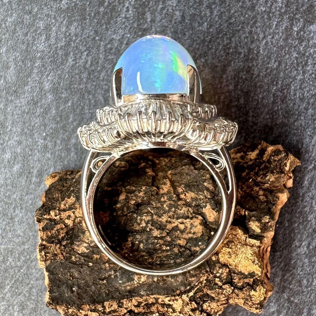 【美品】PT900 ウォーターオパール 7.79ct リング ダイヤ取巻き