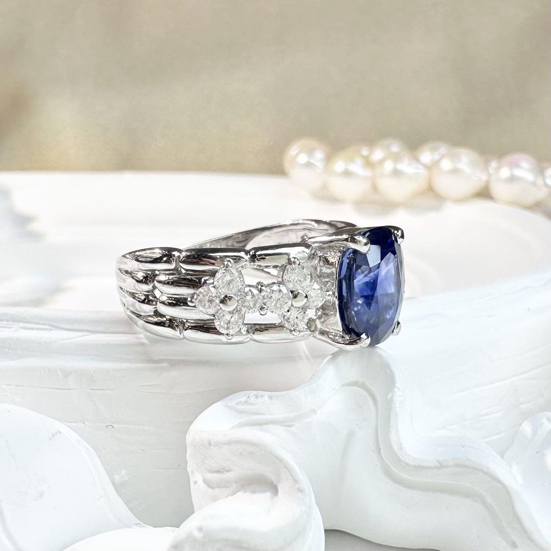 【美品】PT900 サファイア 3.06ct リング 側面にはダイヤ花モチーフ