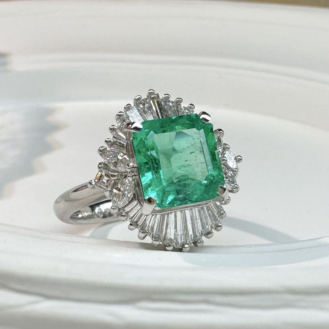 【美品】PT900 コロンビア産エメラルド1.93ct リング ダイヤ巻き