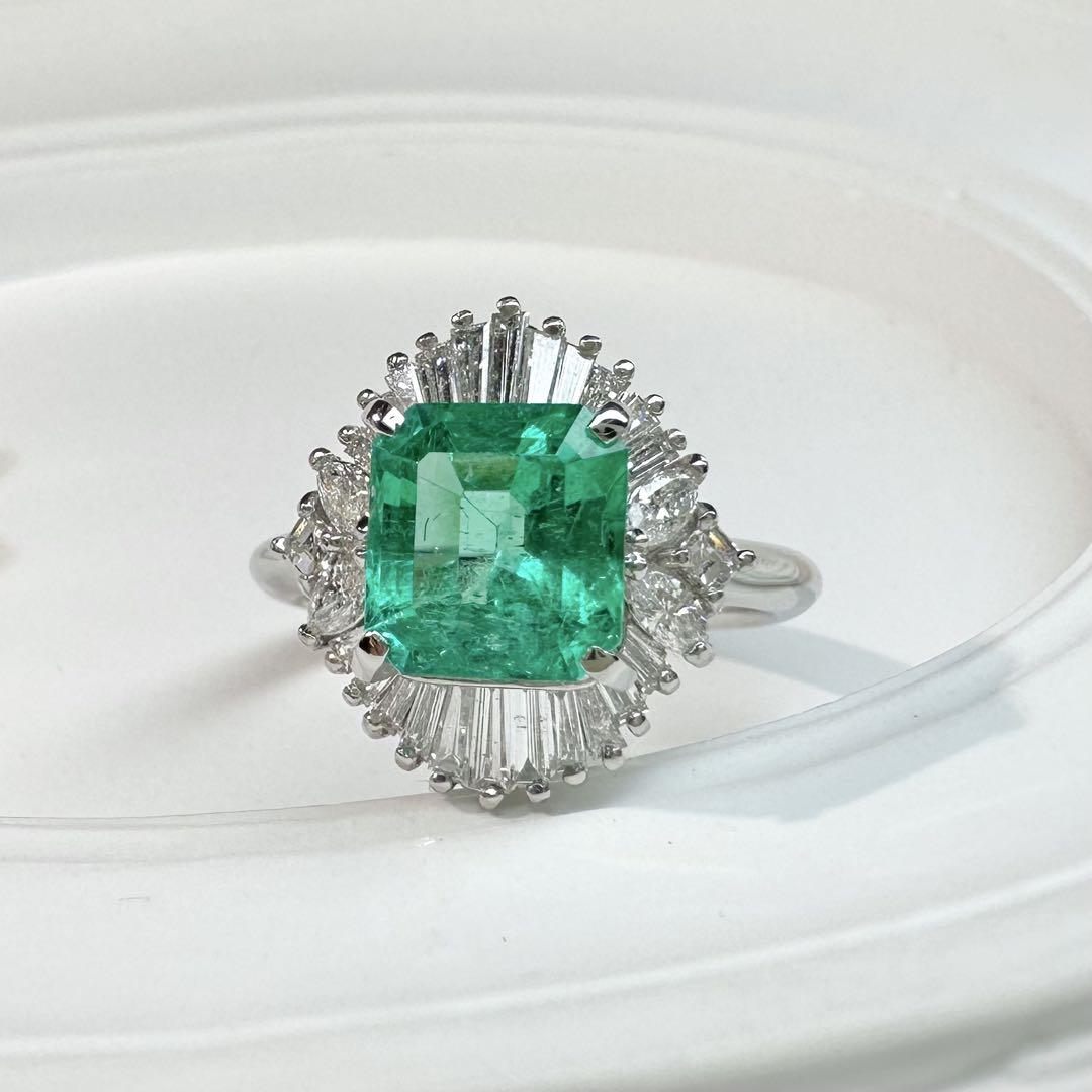 【美品】PT900 コロンビア産エメラルド1.93ct リング ダイヤ巻き