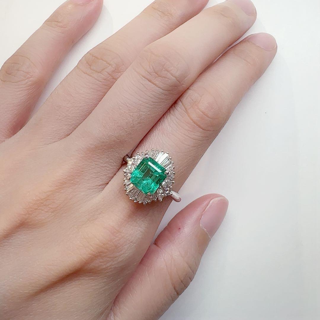 【美品】PT900 コロンビア産エメラルド1.93ct リング ダイヤ巻き