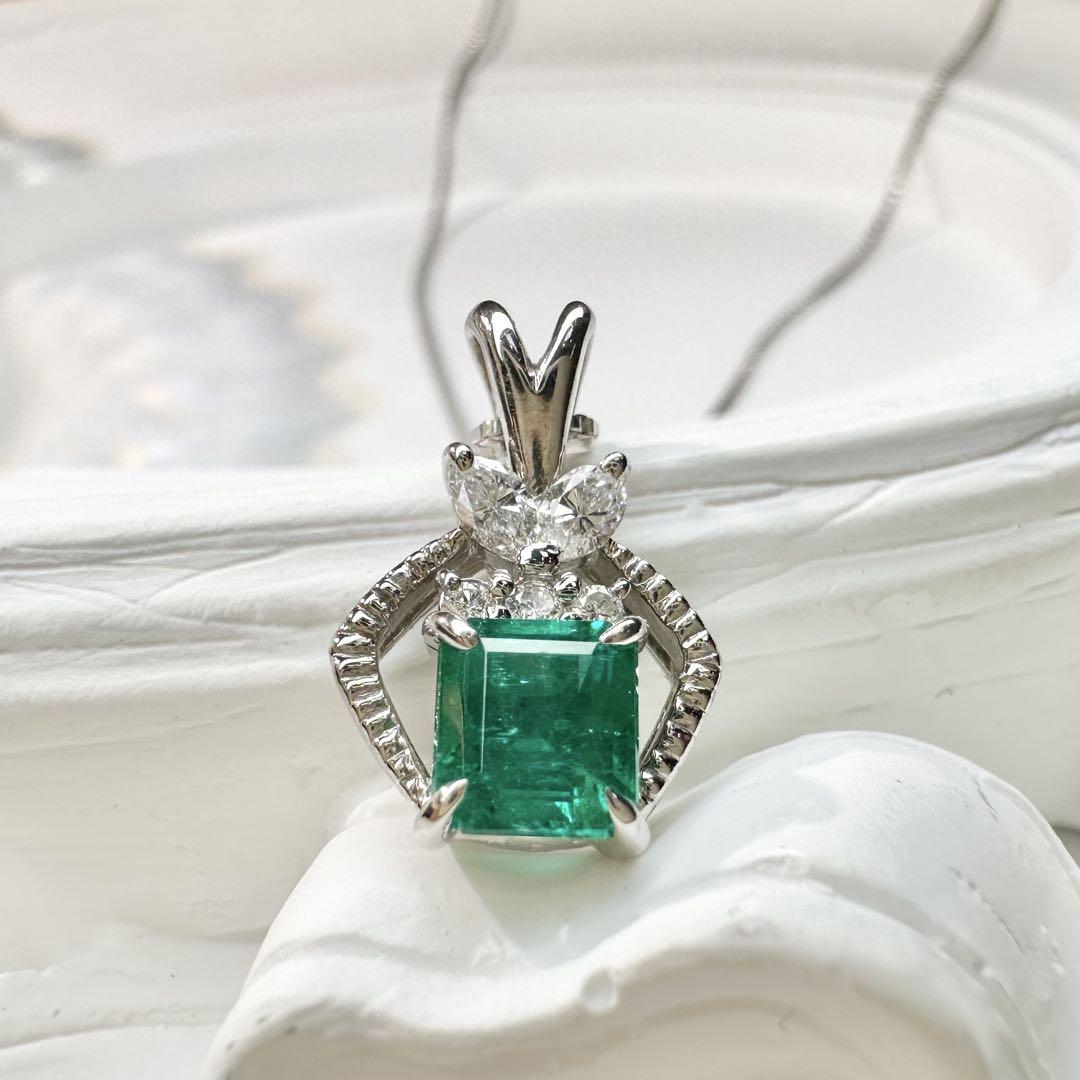 【美品】PT900 エメラルド 0.58ct ネックレス　ダイヤ