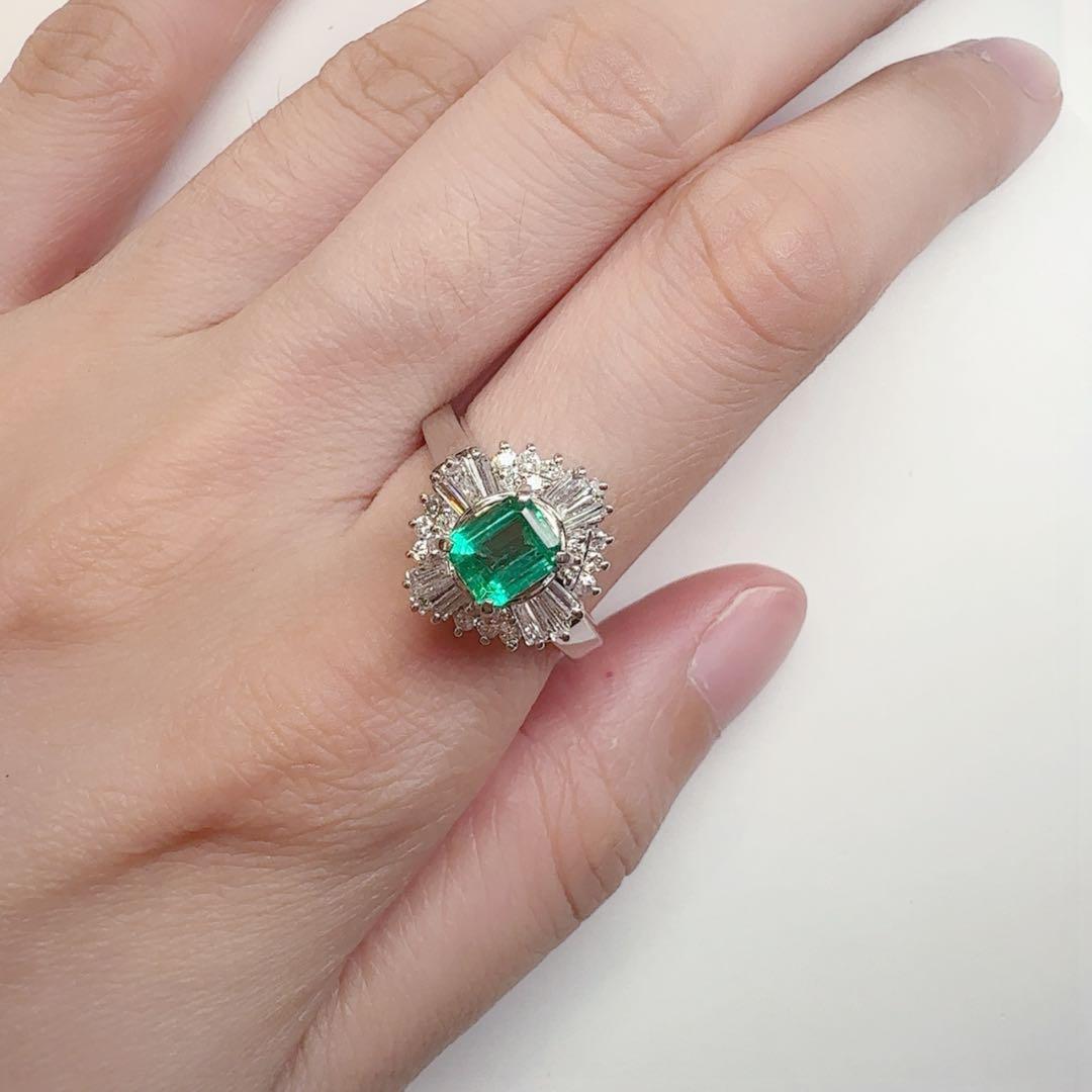 【美品】PT900 エメラルド0.61ct リング ダイヤ巻き