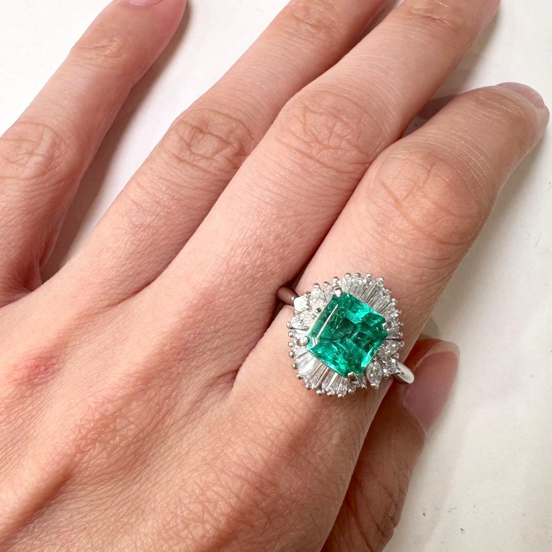 PT900 エメラルド1.93ct バゲットダイヤ リング 大粒