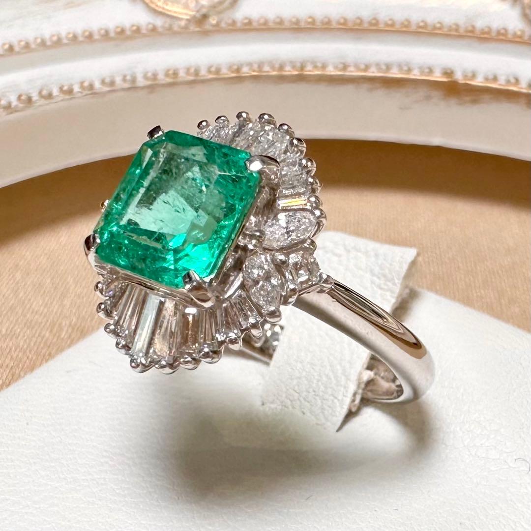 PT900 エメラルド1.93ct バゲットダイヤ リング 大粒
