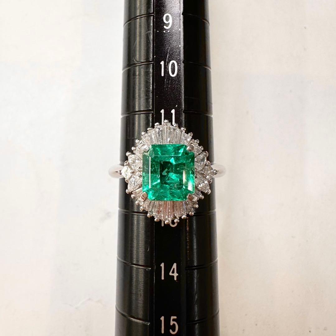PT900 エメラルド1.93ct バゲットダイヤ リング 大粒