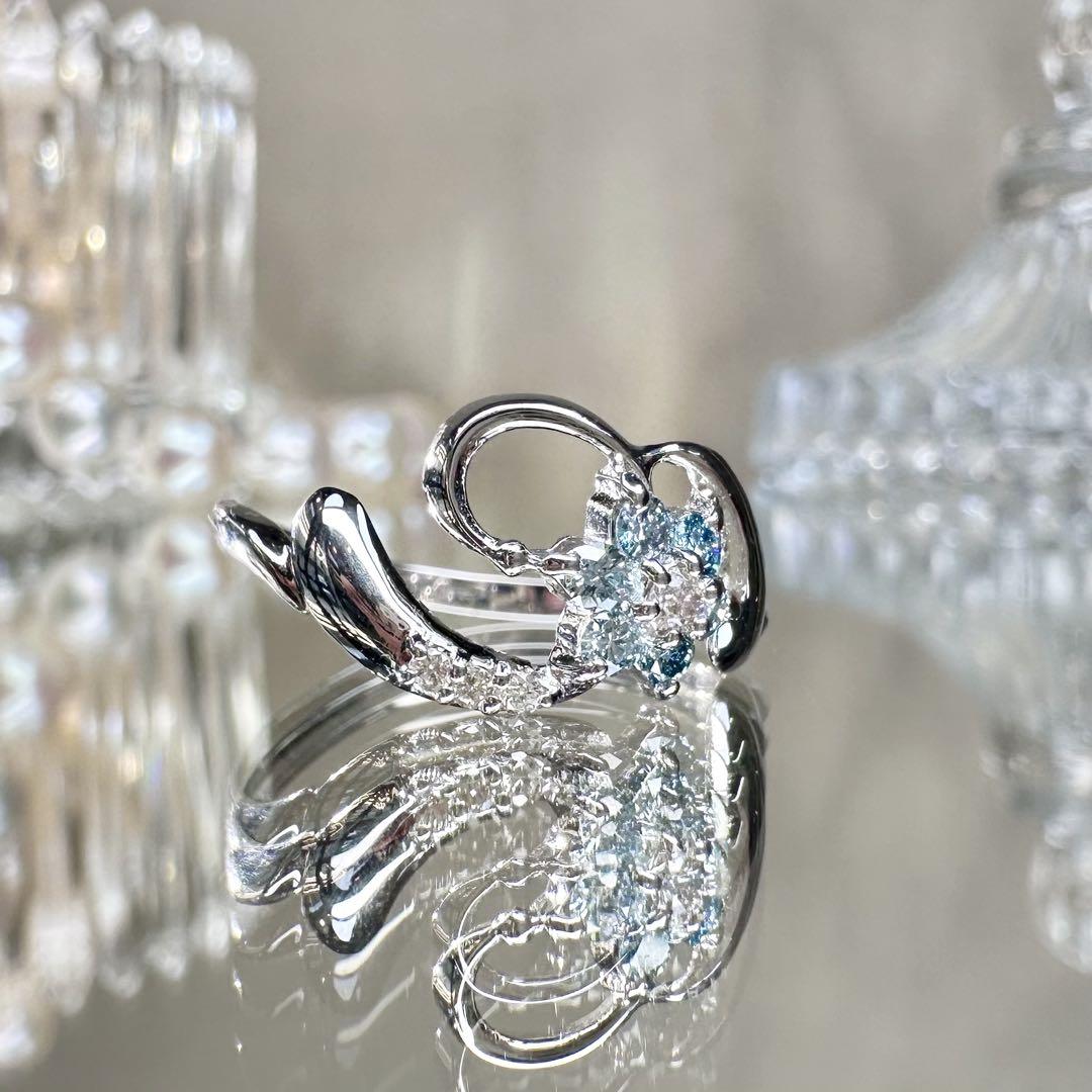 【新品】K18WG ブルーダイヤモンド0.20ct リング 花