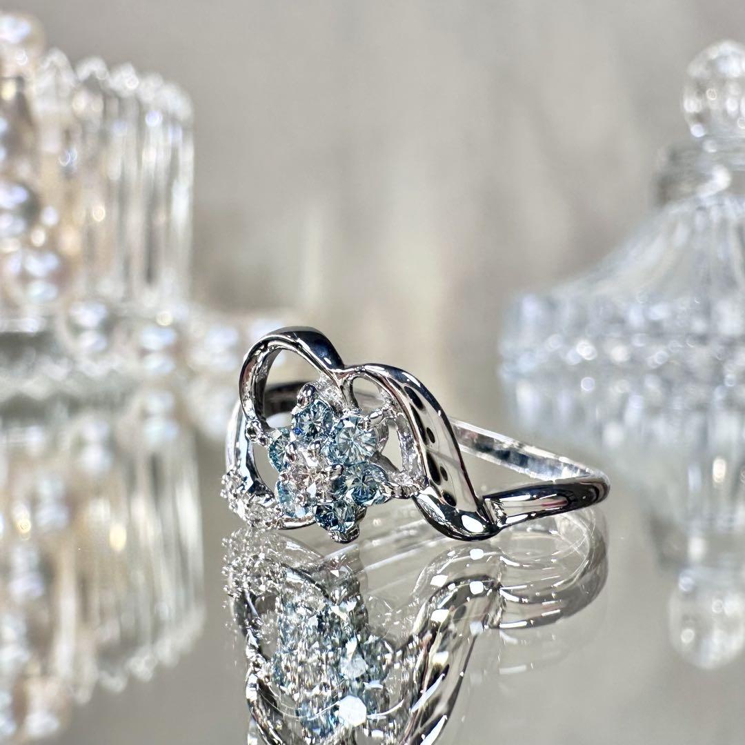 【新品】K18WG ブルーダイヤモンド0.20ct リング 花