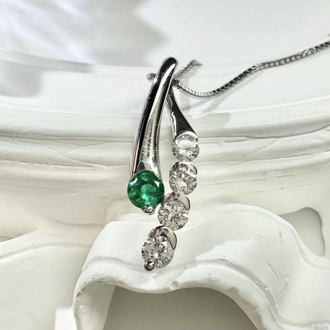 【美品】PT900 エメラルド 0.18ct ダイヤモンド ネックレス