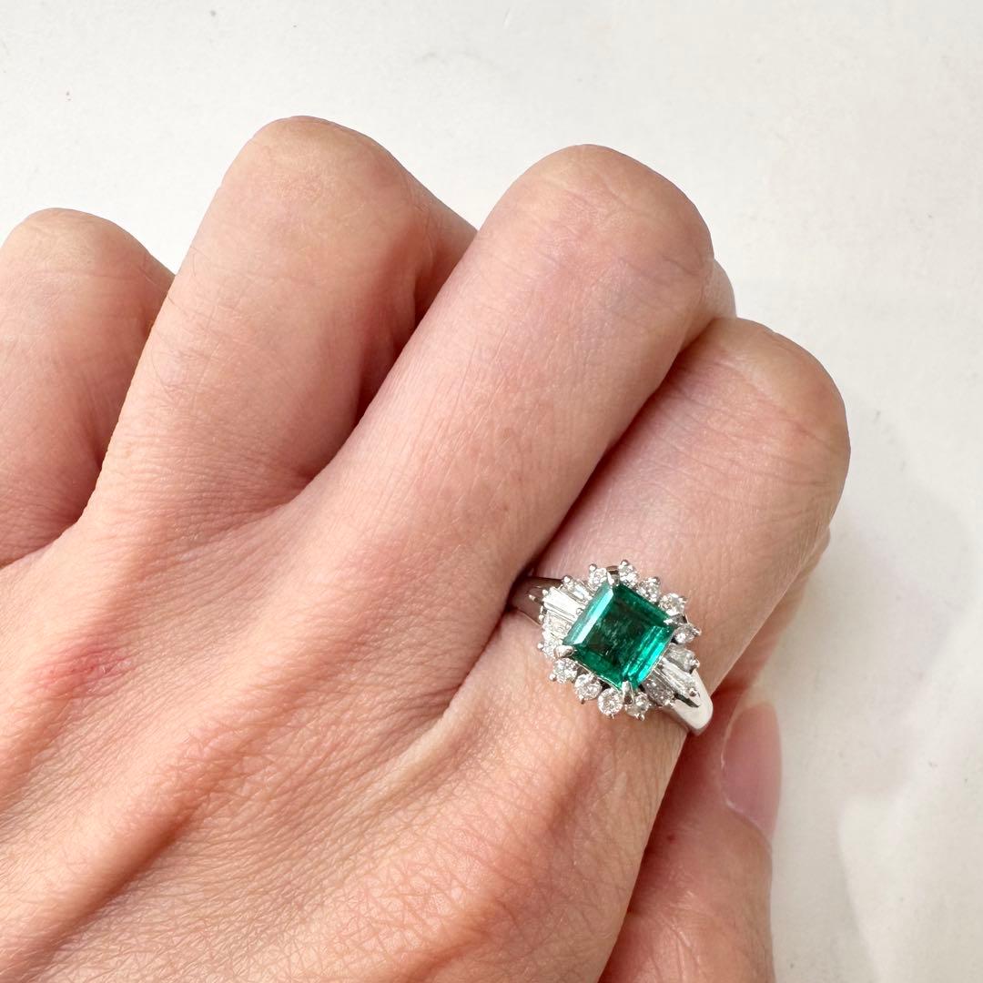PT900 エメラルド 0.62ct ダイヤモンドリング