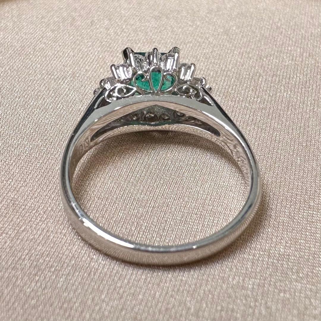 PT900 エメラルド 0.62ct ダイヤモンドリング