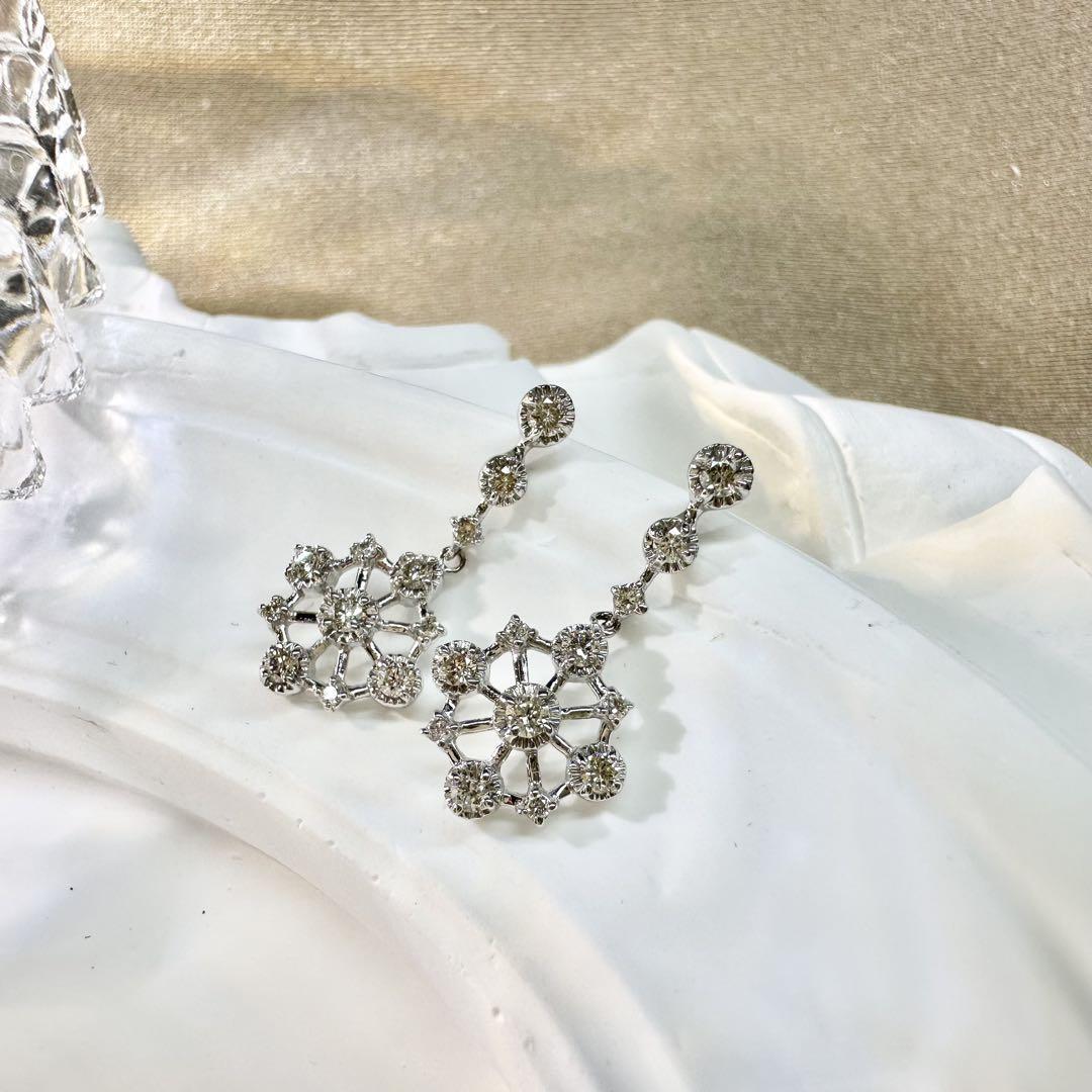 【K18WG】新品ダイヤモンド0.12ct*2 ピアス 雪の結晶