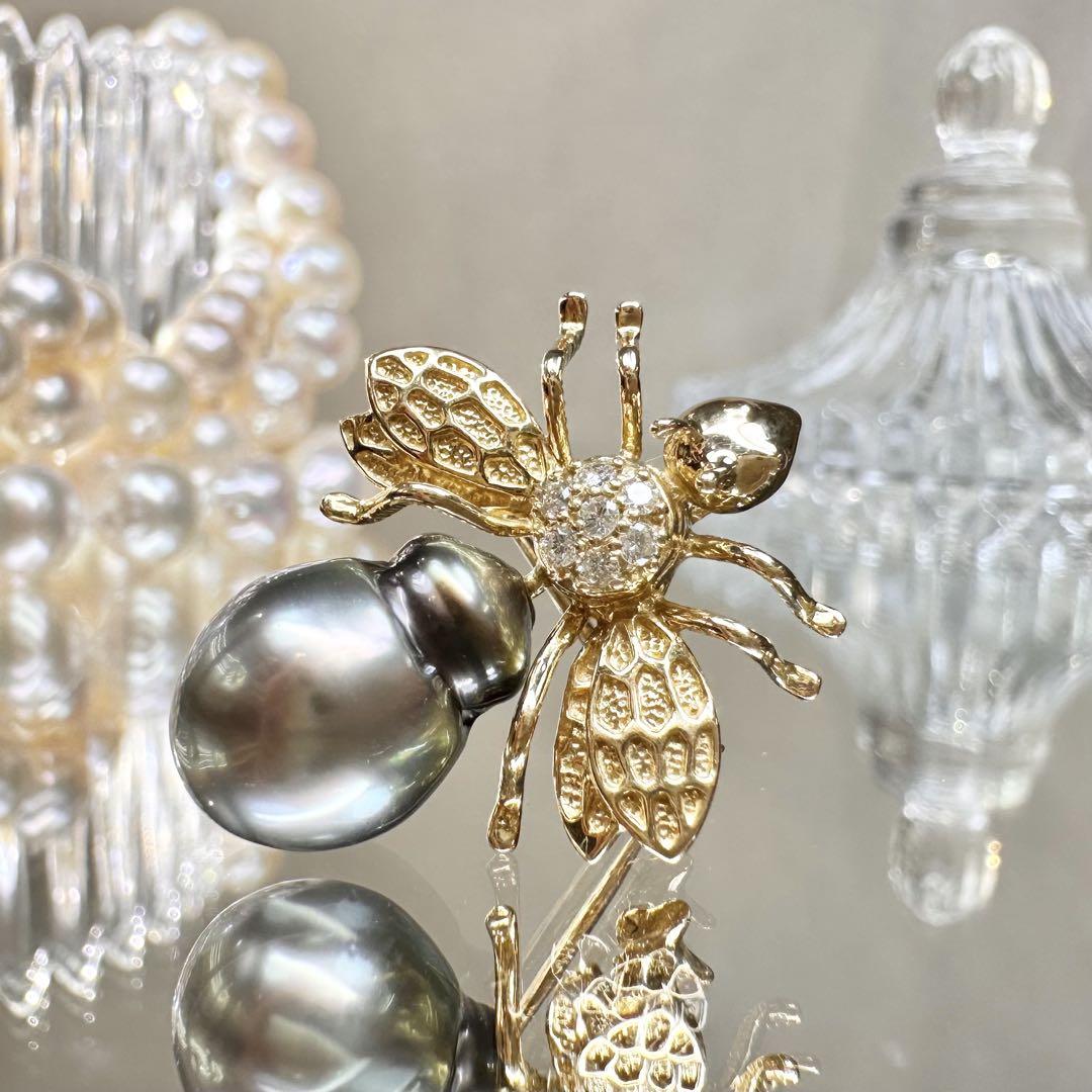 【K18】蜂モチーフ 南洋黒蝶真珠 ダイヤ ブローチ