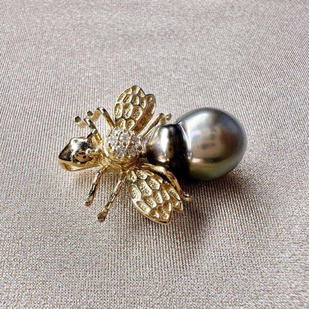 【K18】蜂モチーフ 南洋黒蝶真珠 ダイヤ ブローチ