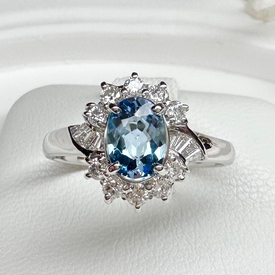 【美品】Pt900 アクアマリンリング 0.70ct ダイヤモンド取巻き