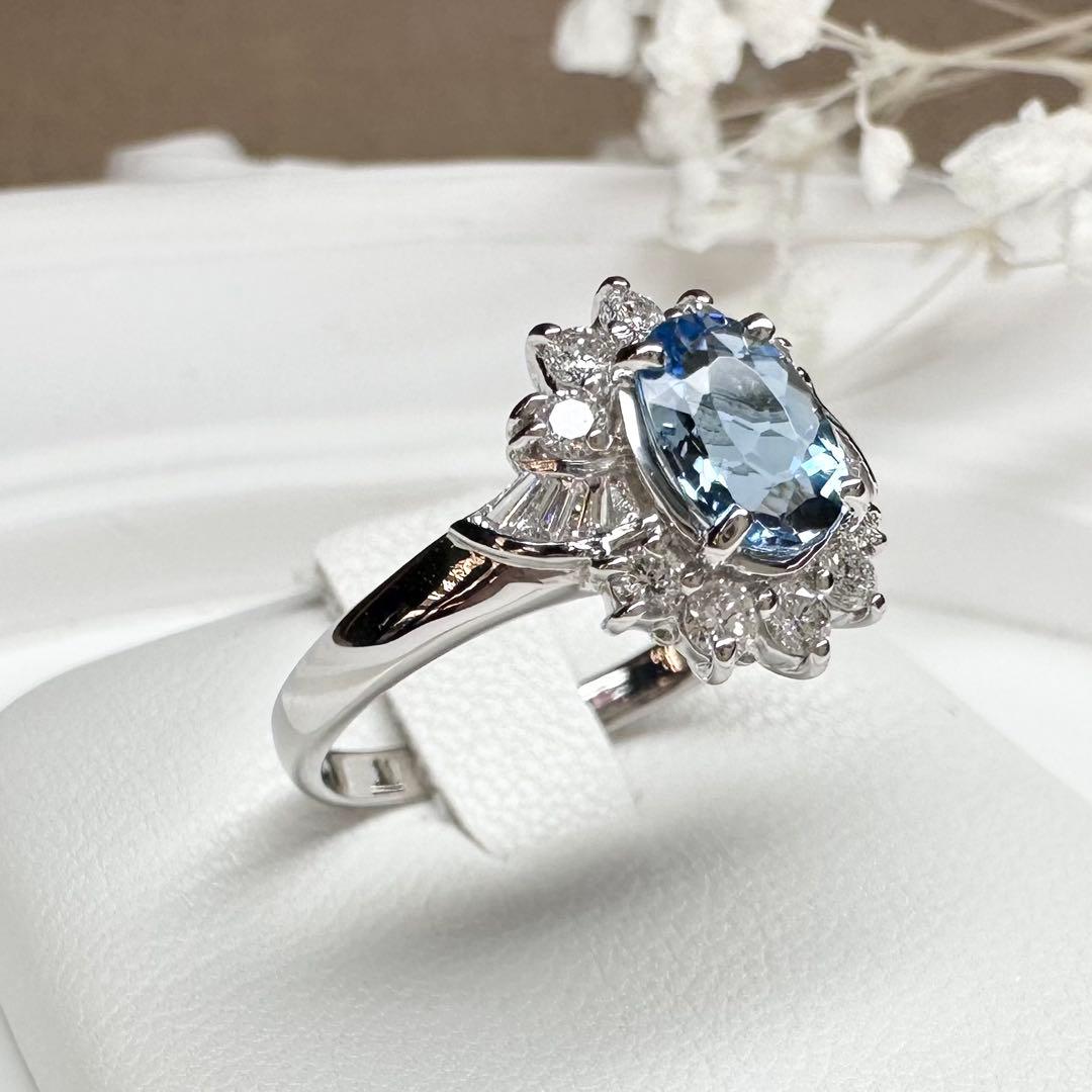 【美品】Pt900 アクアマリンリング 0.70ct ダイヤモンド取巻き