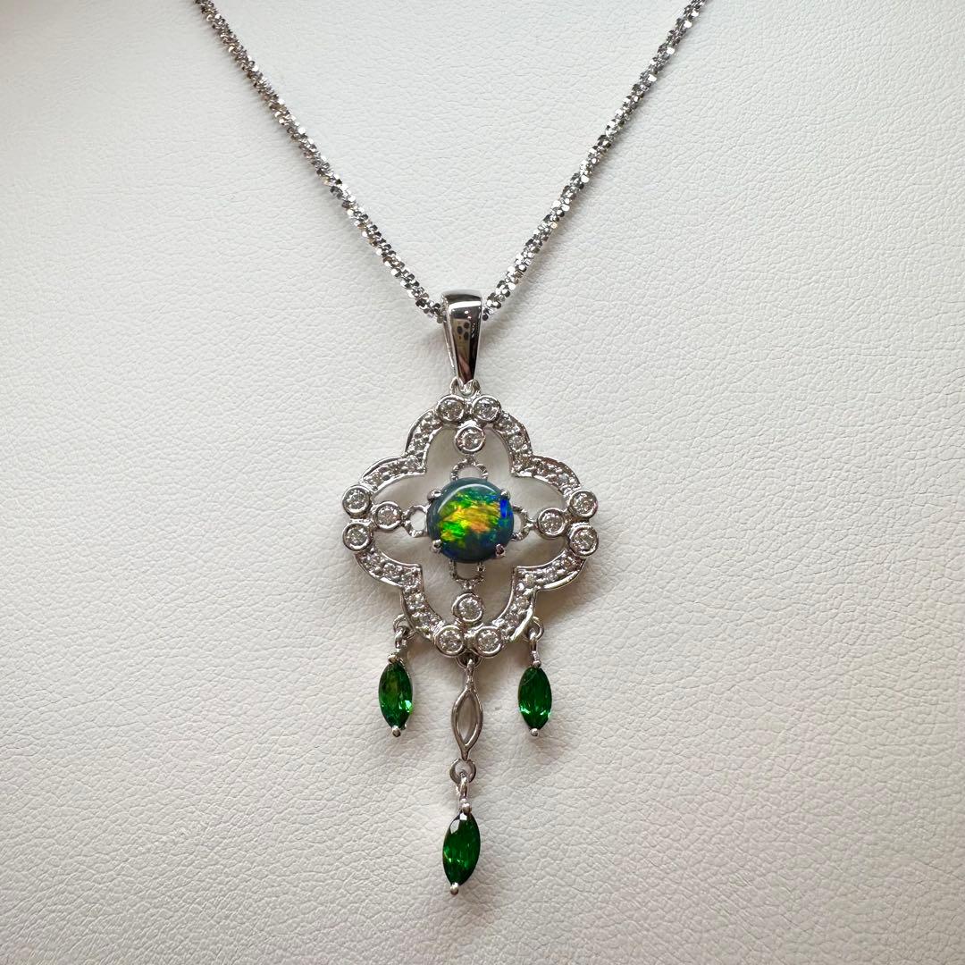 【K18】ブラックオパール 0.80ct ネックレス