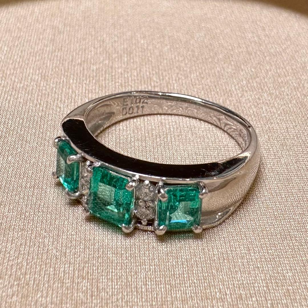 PT900 エメラルド 1.02ct ダイヤモンド リング スリーストーン