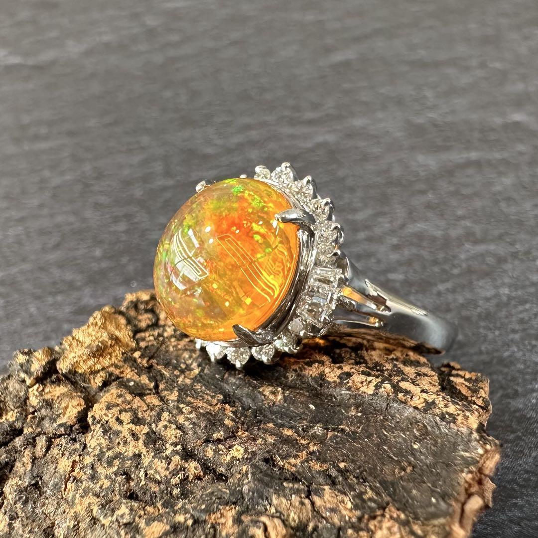 【美品】メキシコオパール リング ダイヤ取り巻き デザイン