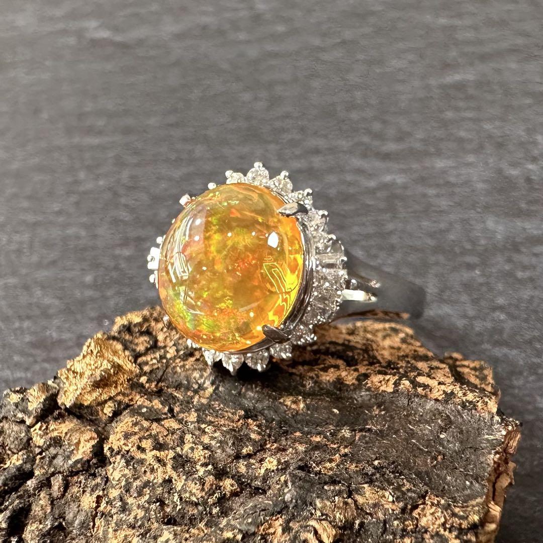 【美品】メキシコオパール リング ダイヤ取り巻き デザイン