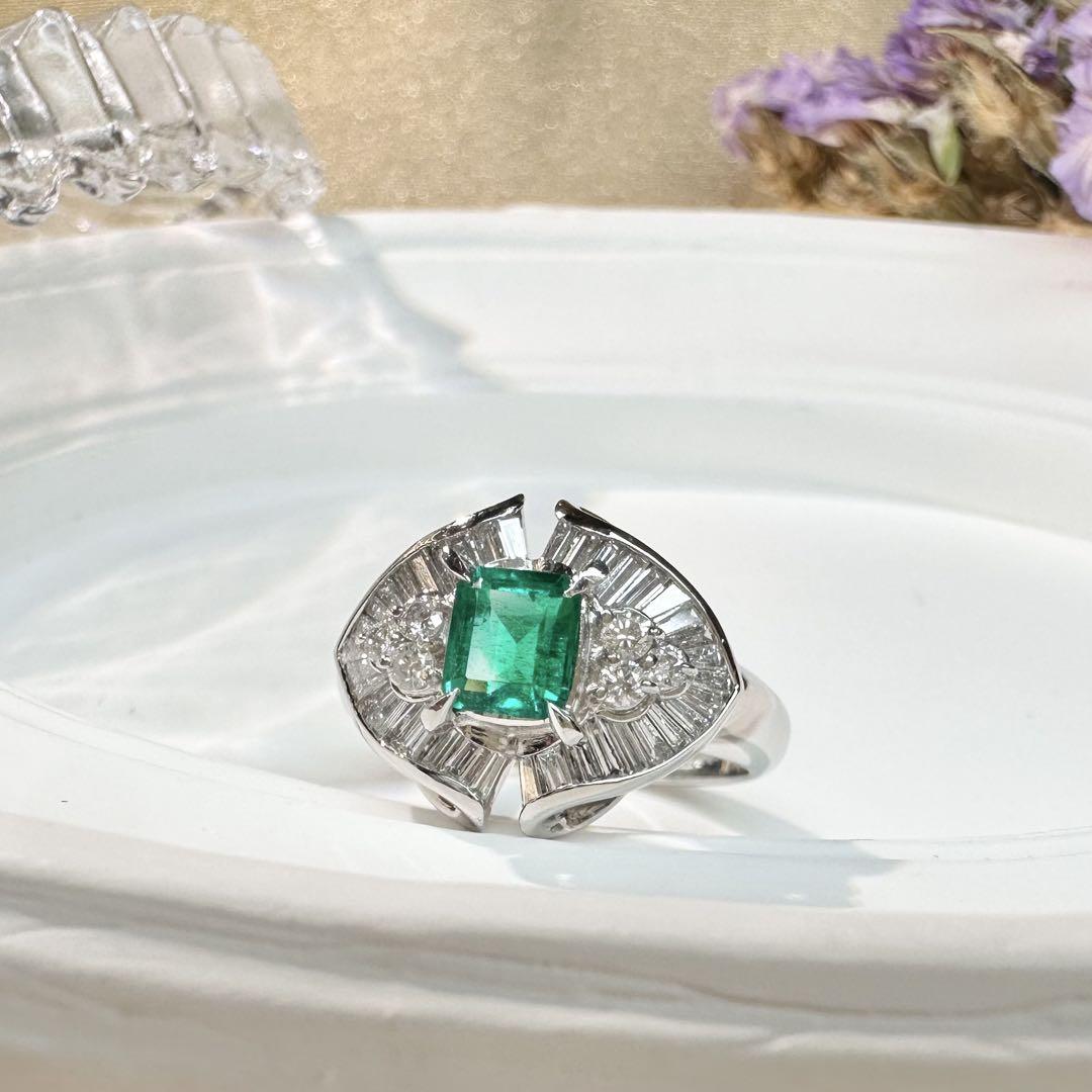 【美品】PT900 エメラルド コロンビア産 0.44ct ダイヤ リング