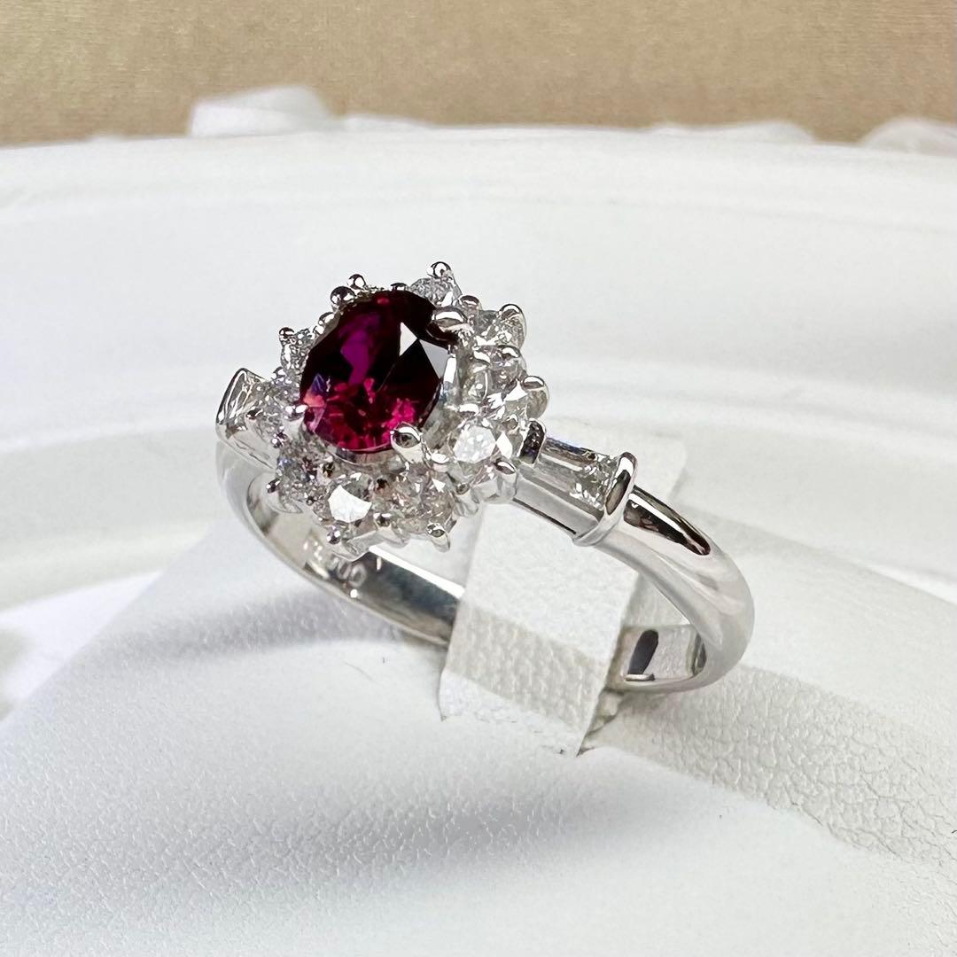 【美品】PT900 ルビー 0.71ct ダイヤ取り巻き デザインリング