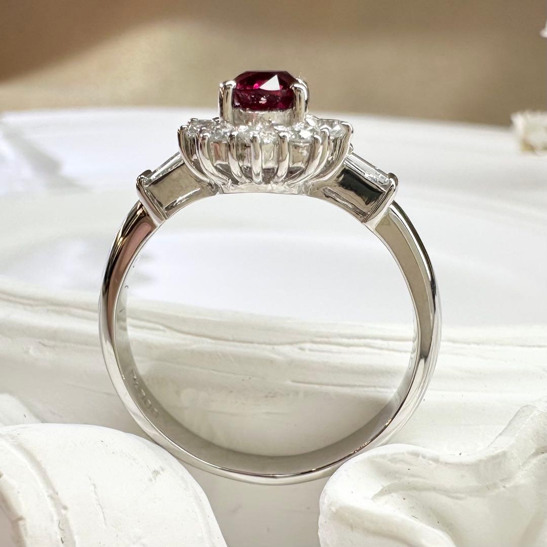 【美品】PT900 ルビー 0.71ct ダイヤ取り巻き デザインリング