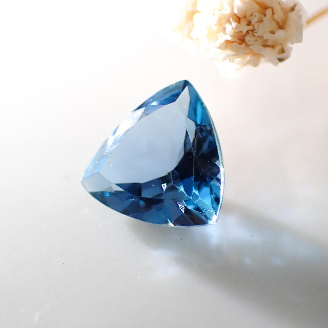 美品✿透明感❀大玉✿濃いブルー色❀天然アクアマリン16.7㍉