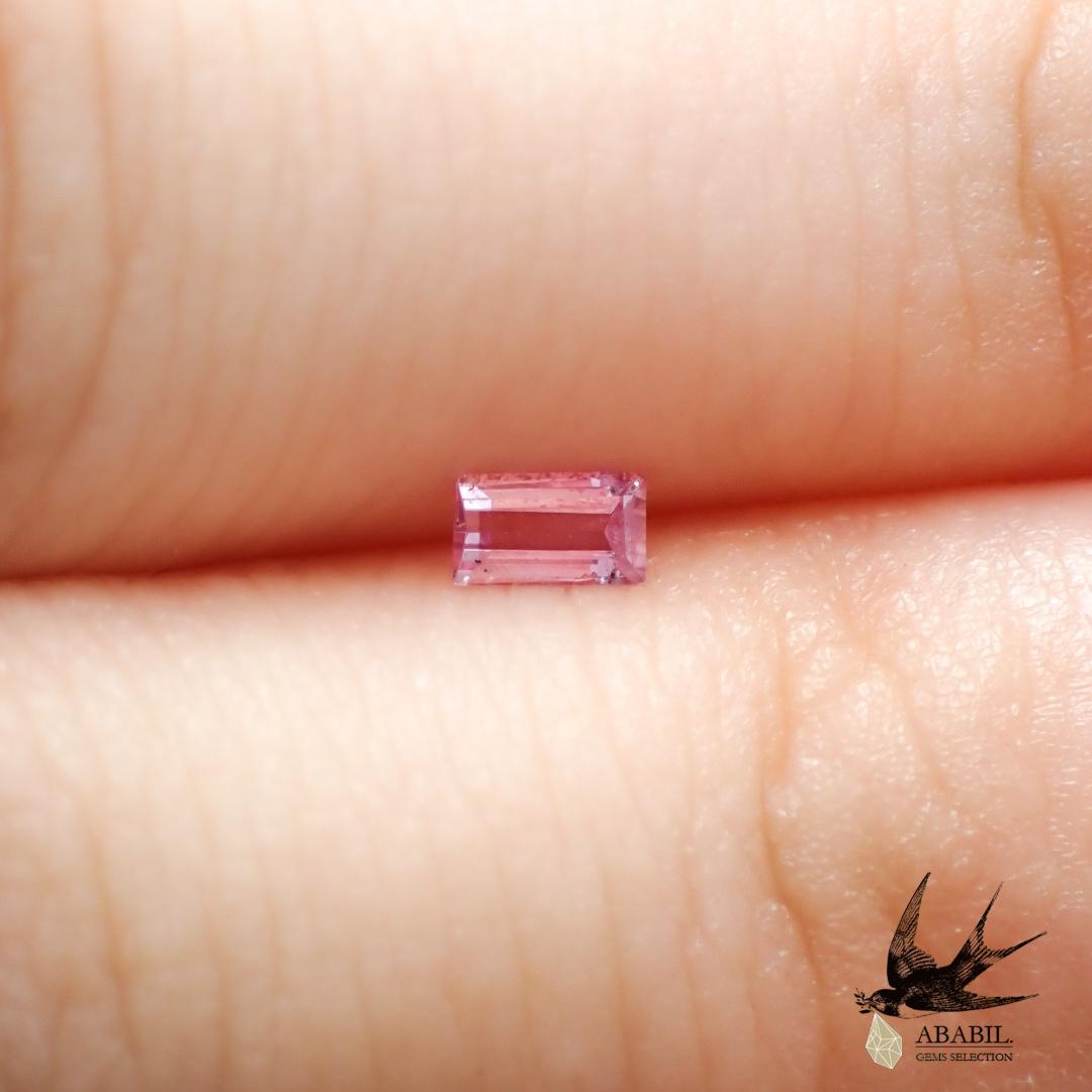 Natural unheated imperial topaz 0.125ct [Brazil] OH type pink 